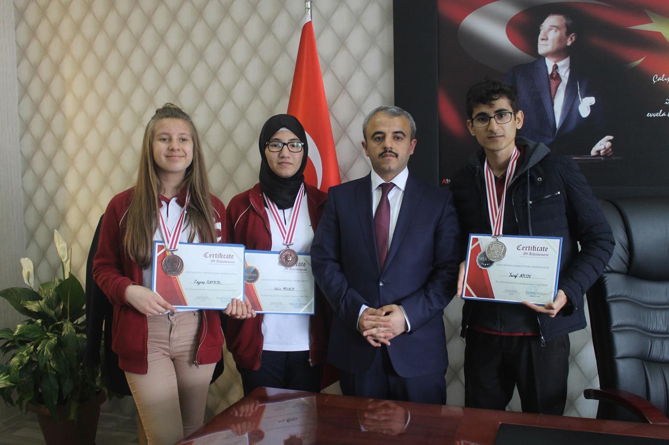  Cizreli öğrencilerden uluslararası bilim yarışmasında başarı